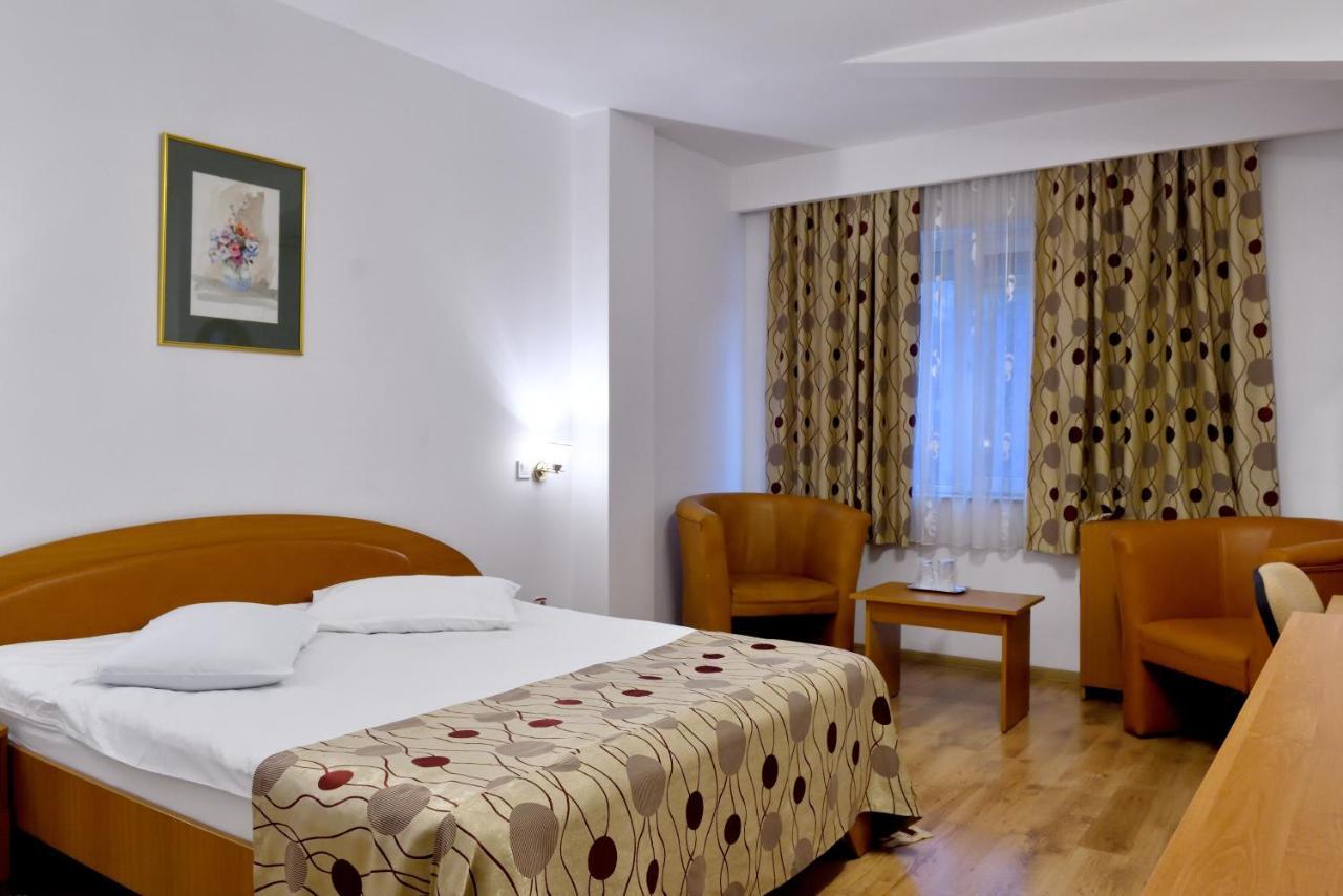 Hotel Select Τουλσέα Εξωτερικό φωτογραφία